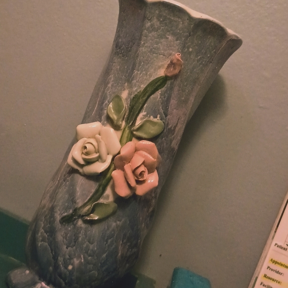 Decorative items - Picture 7 of 7